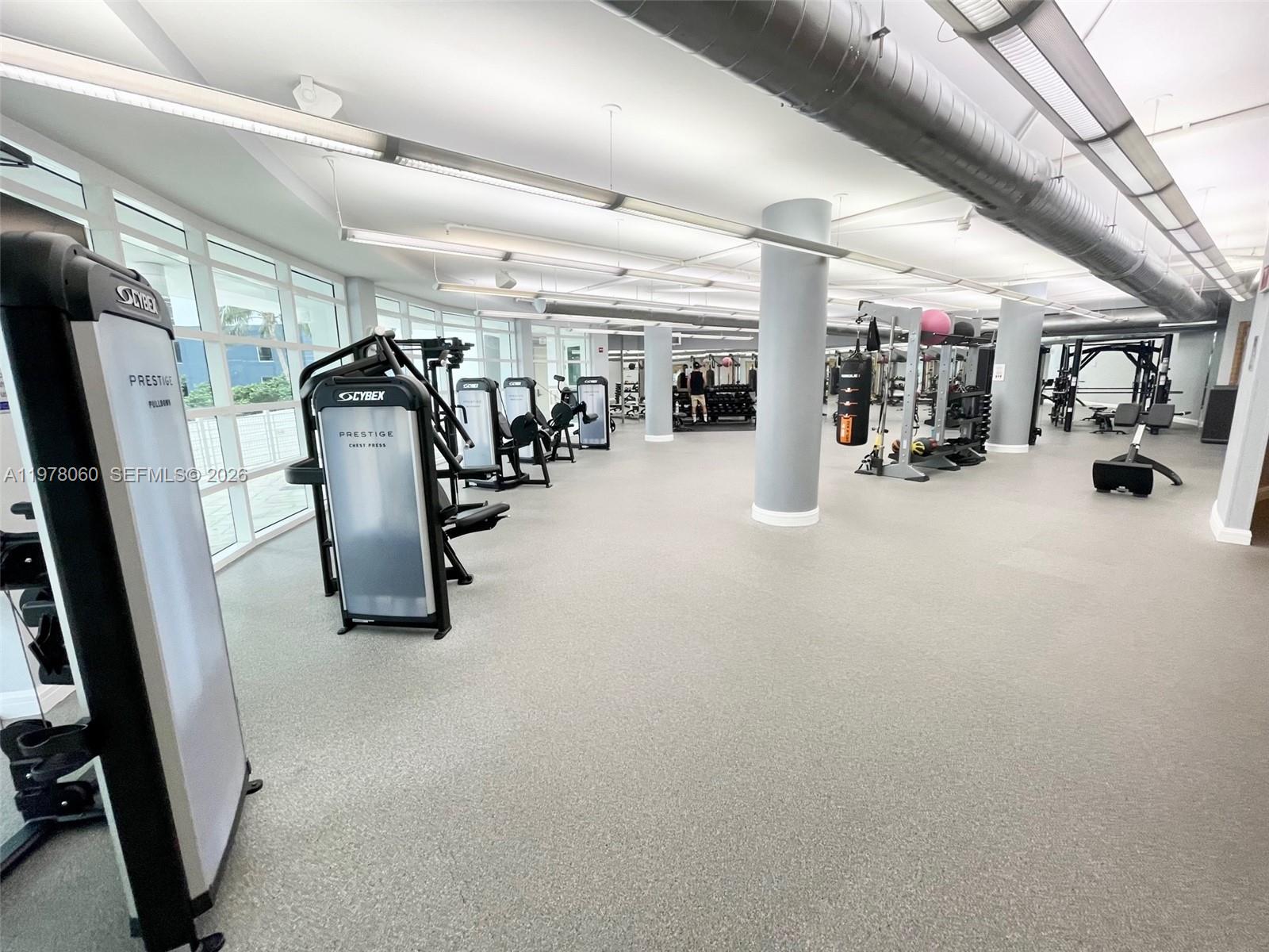 253 NE 2nd St #1008 Miami, FL 33132