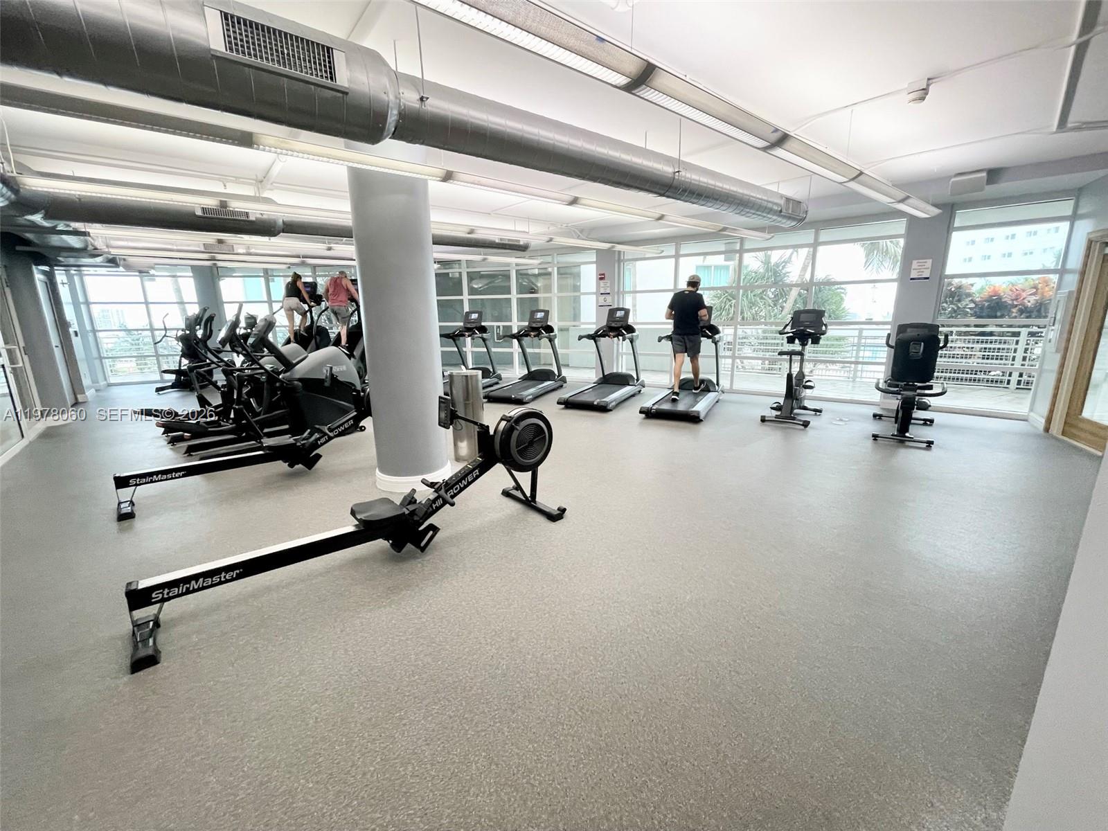 253 NE 2nd St #1008 Miami, FL 33132