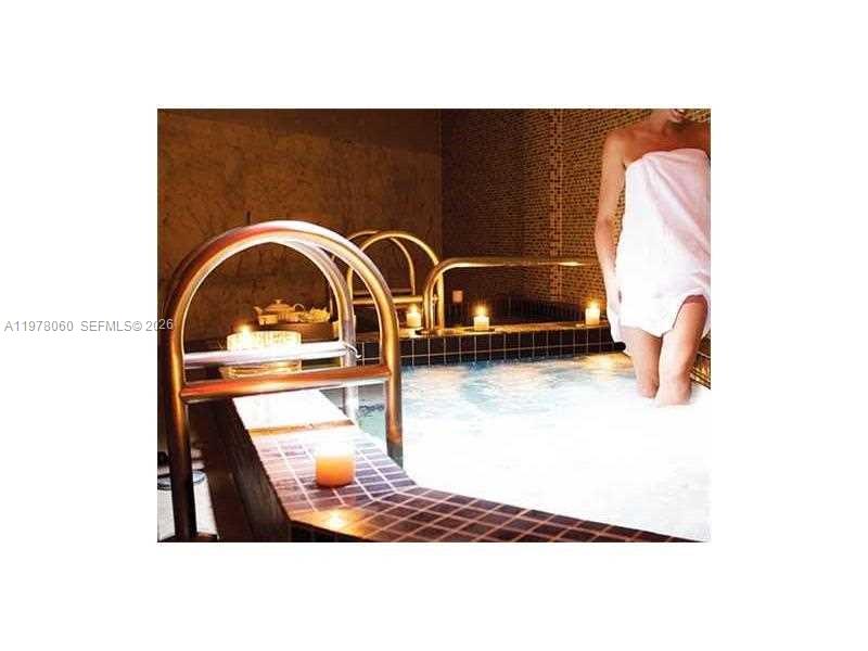 253 NE 2nd St #1008 Miami, FL 33132