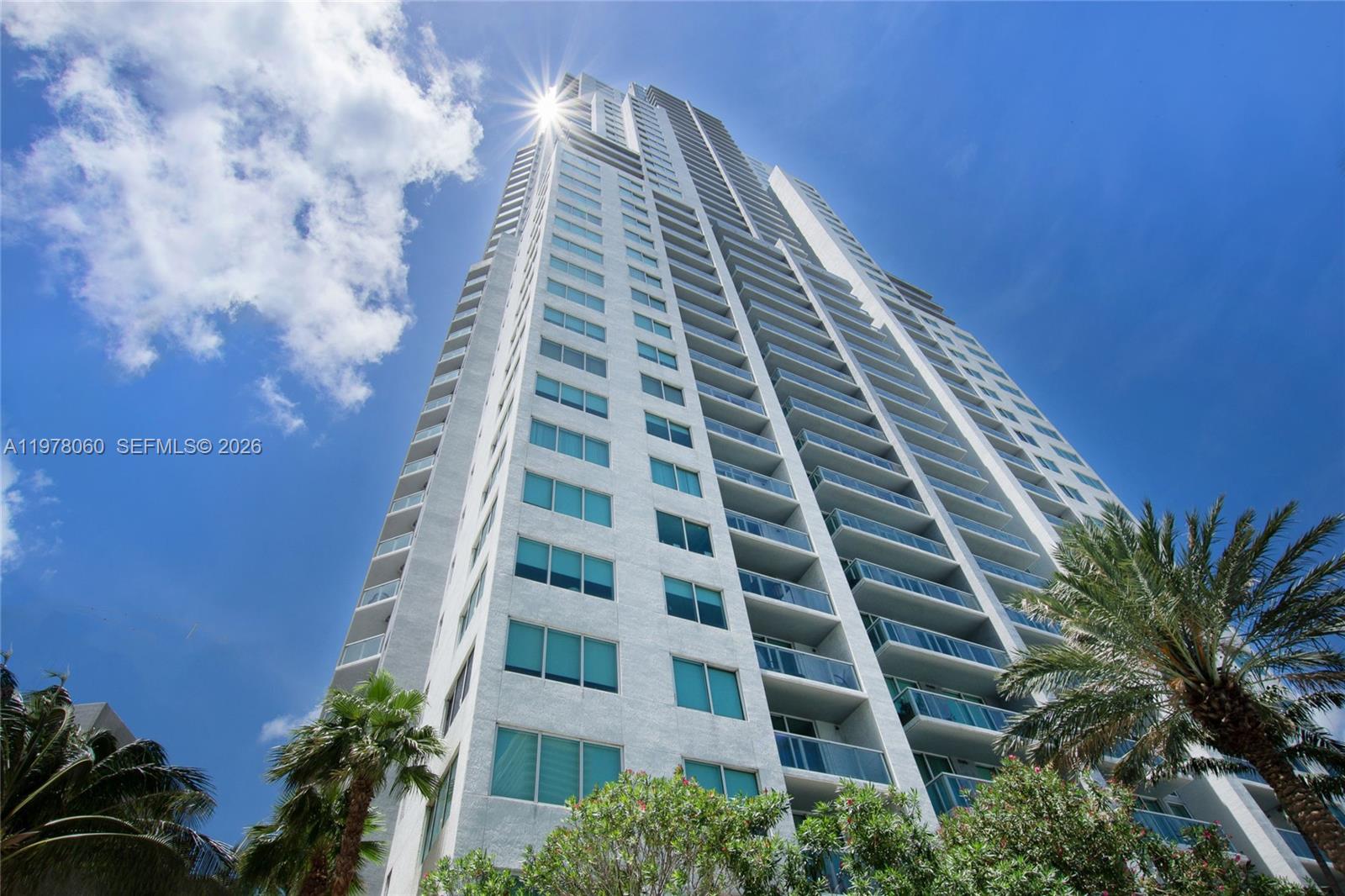 253 NE 2nd St #1008 Miami, FL 33132