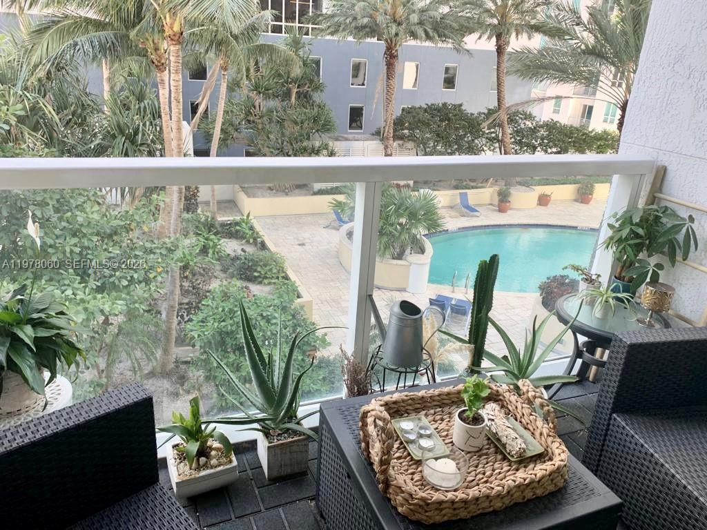 253 NE 2nd St #1008 Miami, FL 33132