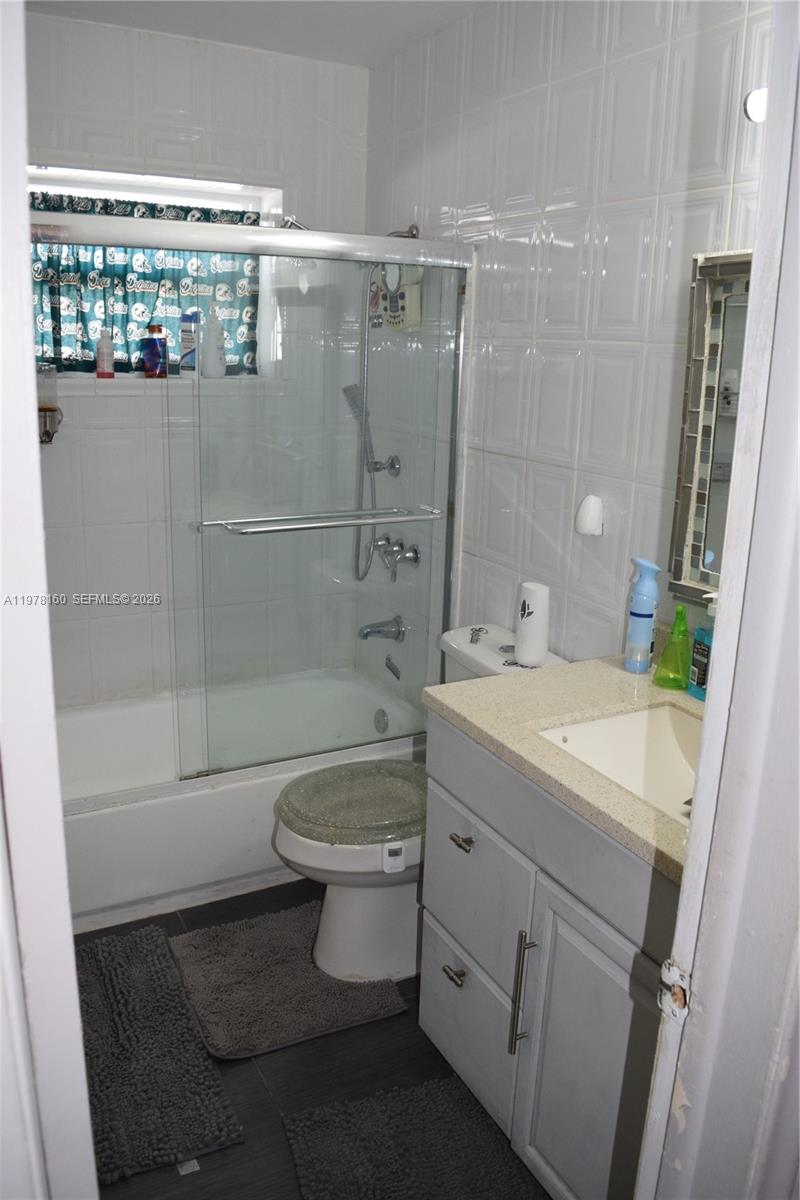 5317 Van Buren St Hollywood, FL 33021