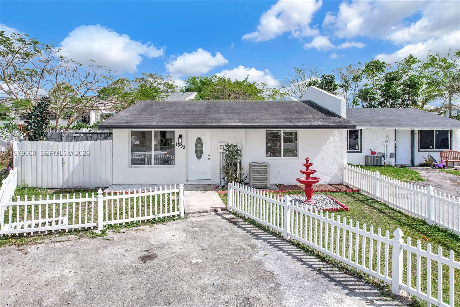 1590 Kia Dr Homestead, FL 33033