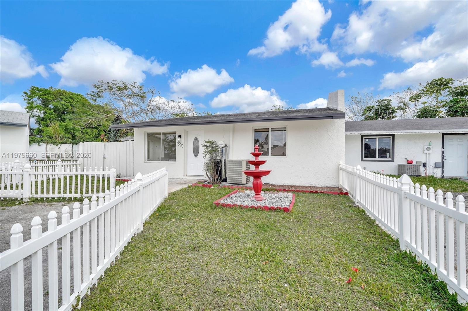 1590 Kia Dr Homestead, FL 33033