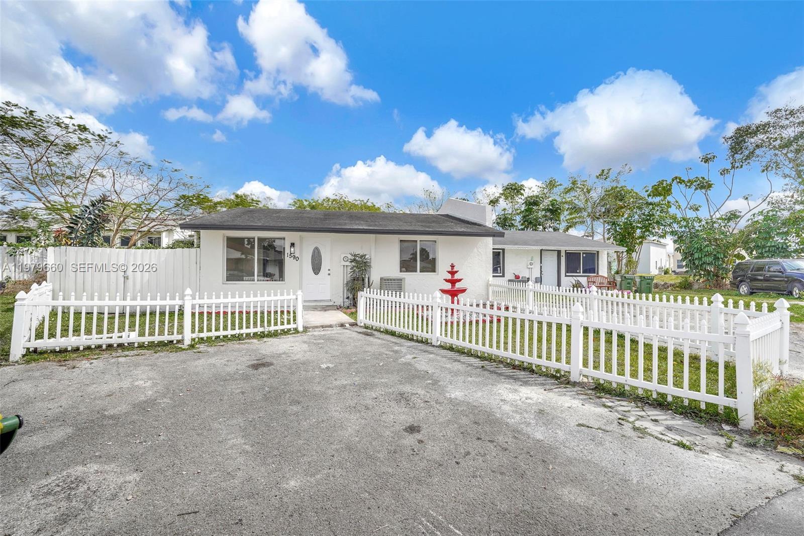 1590 Kia Dr Homestead, FL 33033