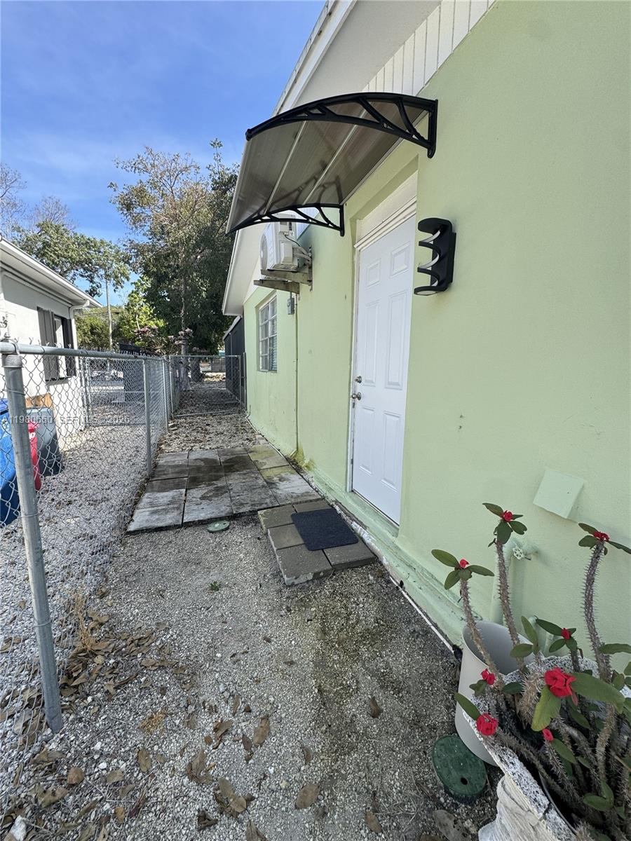 664 Colson Dr Key Largo, FL 33037