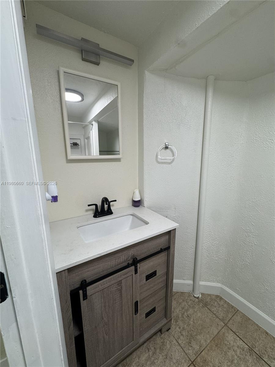 664 Colson Dr Key Largo, FL 33037