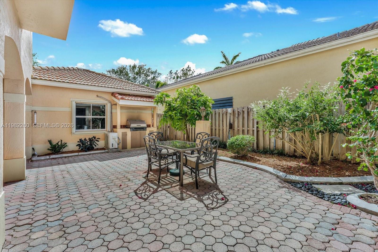 9057 SW 161st Ter Palmetto Bay, FL 33157