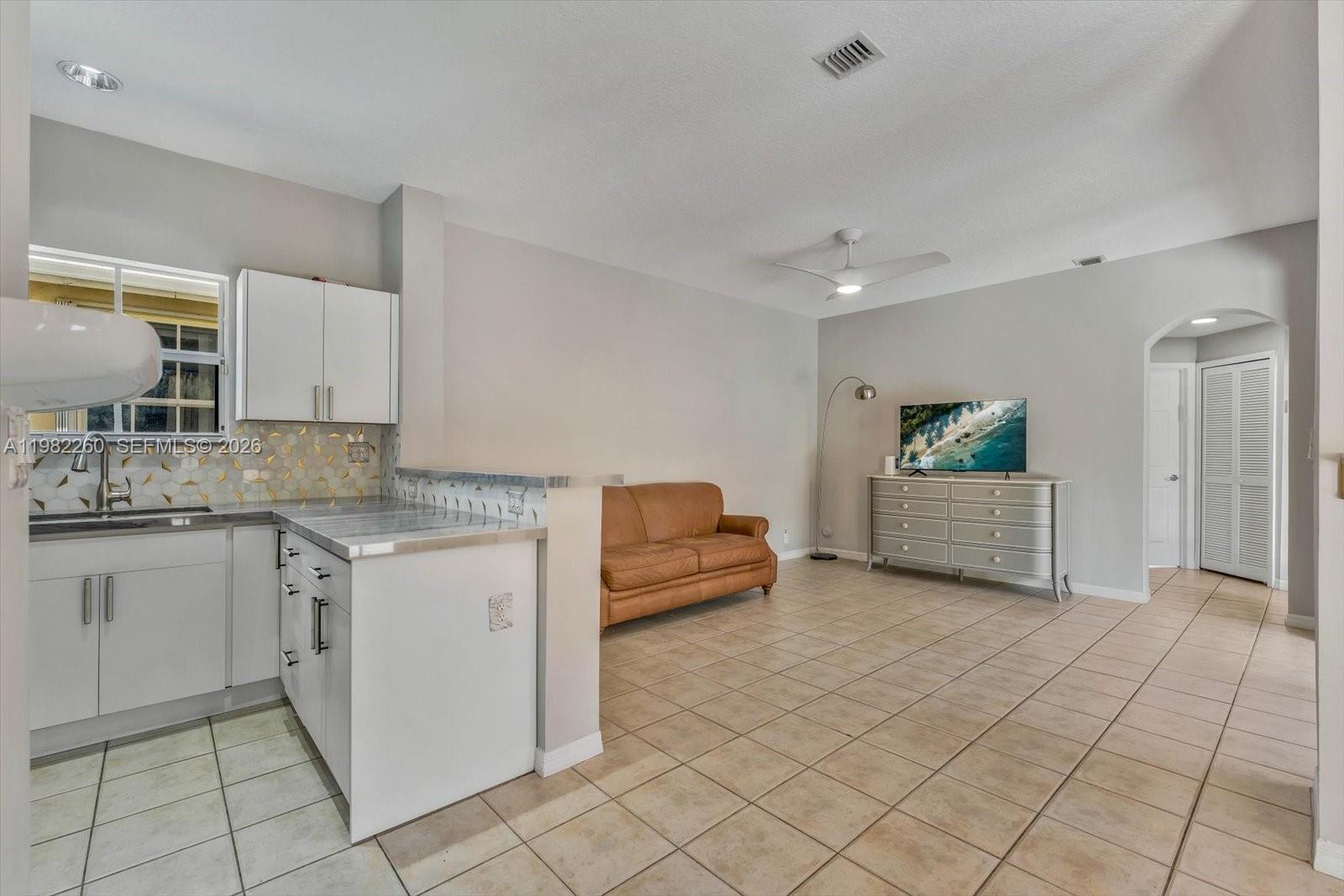 9057 SW 161st Ter Palmetto Bay, FL 33157