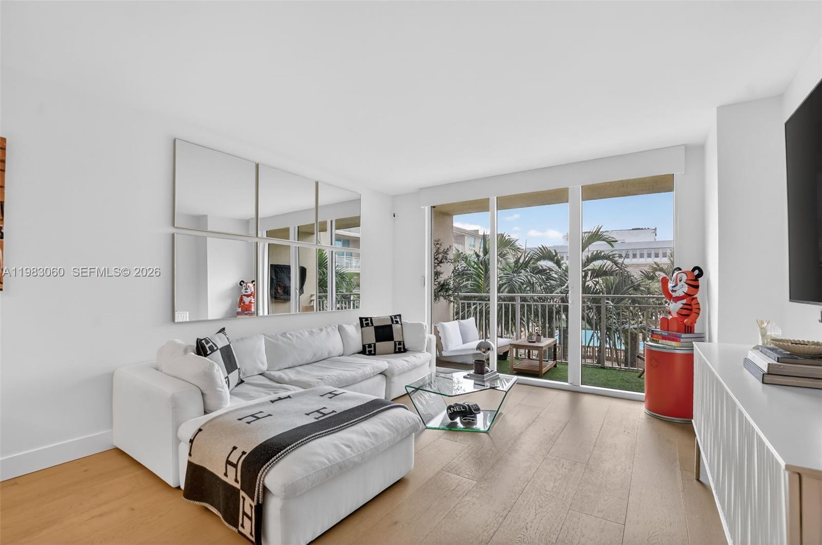 99 SE Mizner Blvd #824 Boca Raton, FL 33432