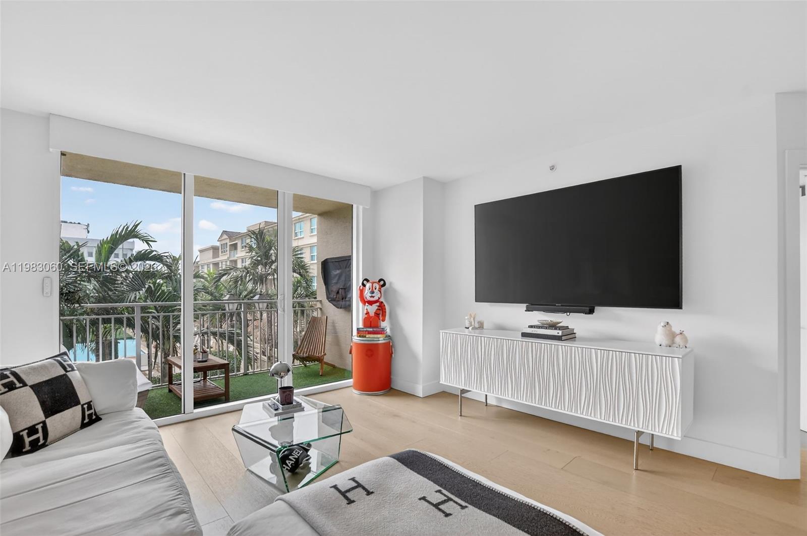 99 SE Mizner Blvd #824 Boca Raton, FL 33432