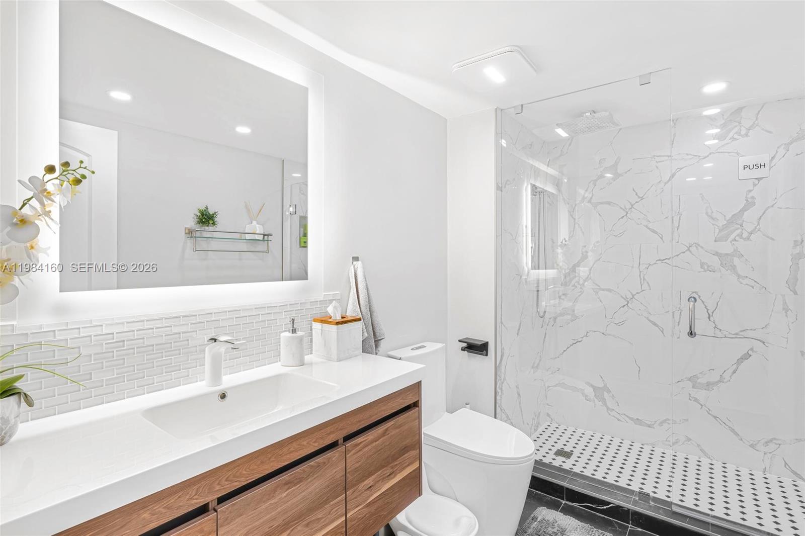 605 Ives Dairy Rd #305-7 Miami, FL 33179