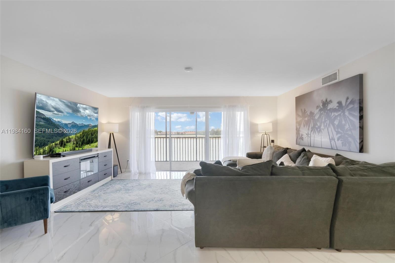 605 Ives Dairy Rd #305-7 Miami, FL 33179