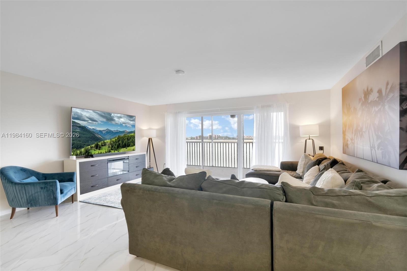 605 Ives Dairy Rd #305-7 Miami, FL 33179