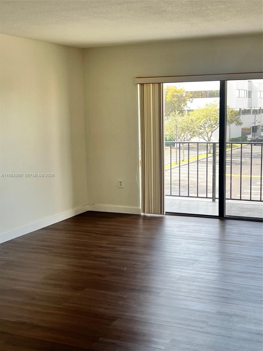 10431 N Kendall Dr #D314 Miami, FL 33176