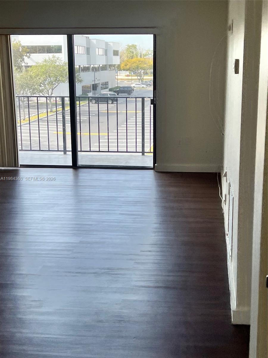 10431 N Kendall Dr #D314 Miami, FL 33176