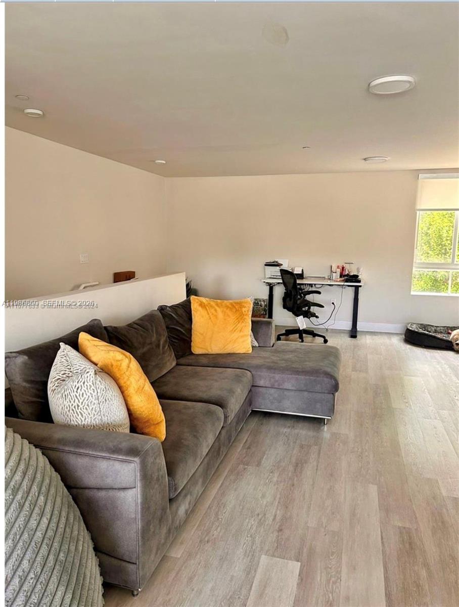 2561 NE 193rd St #1201