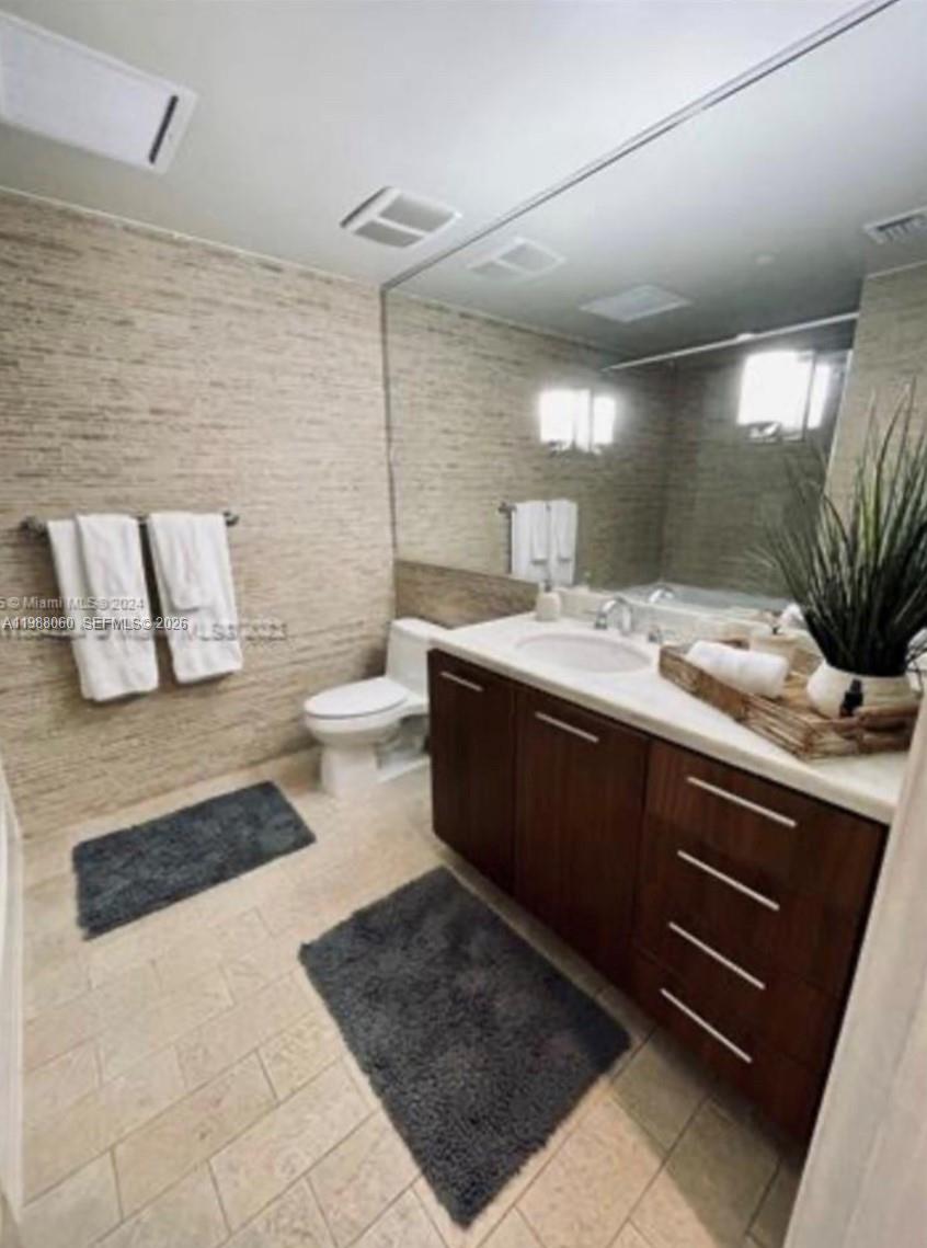 image 50 Biscayne Condo9