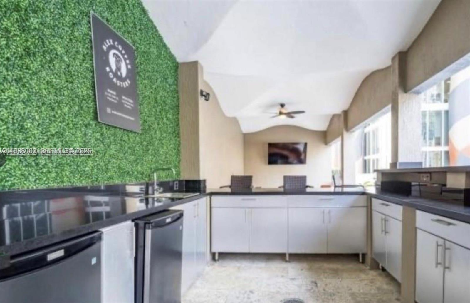 image 50 Biscayne Condo17