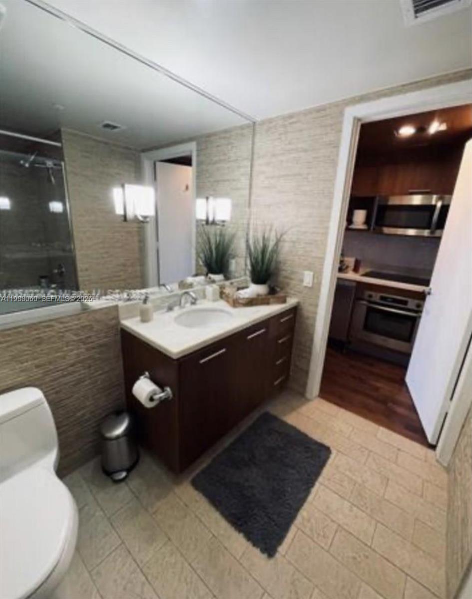 image 50 Biscayne Condo8