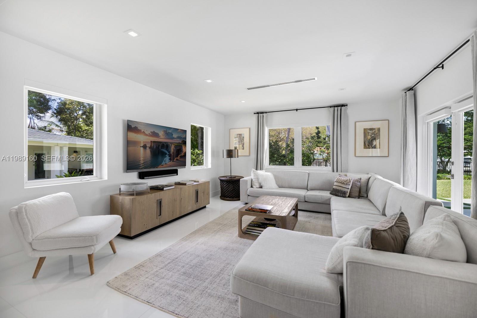 6120 Riviera Dr Coral Gables, FL 33146