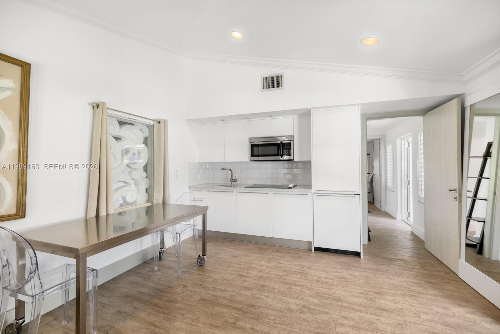 6120 Riviera Dr Coral Gables, FL 33146