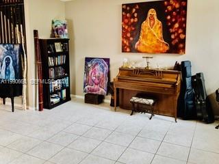 1040 NW 185th Ave Pembroke Pines, FL 33029