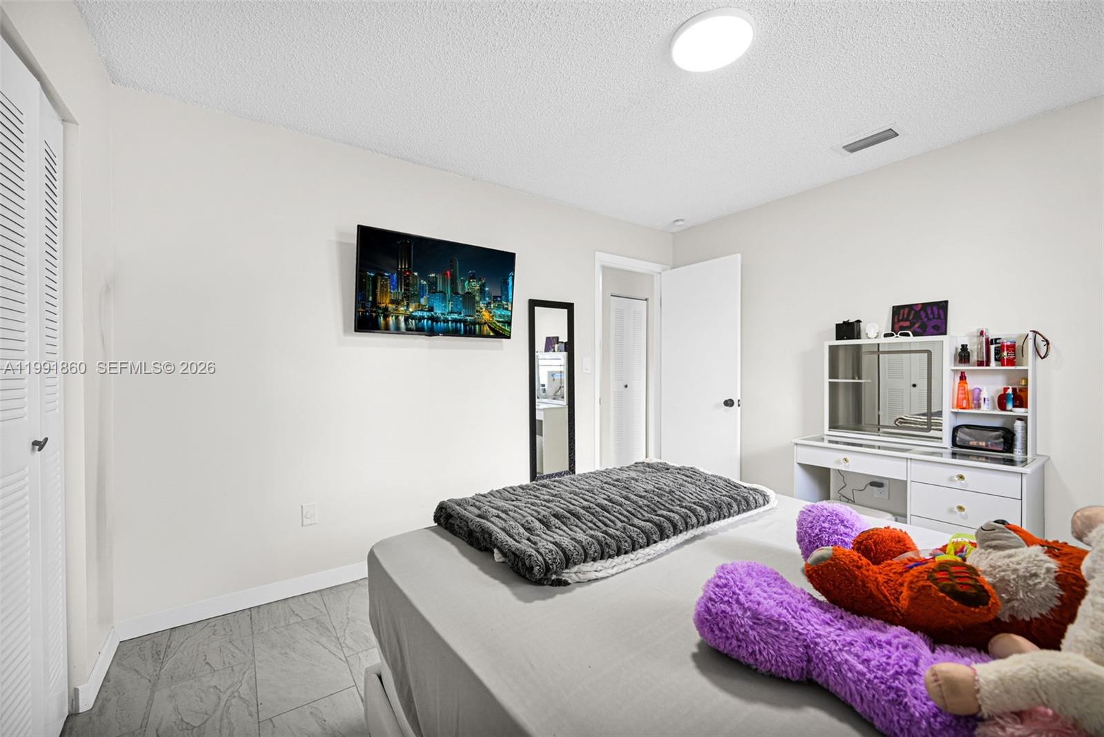 2934 NW 94th St Miami, FL 33147