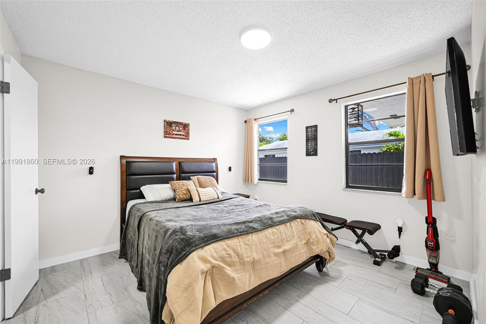 2934 NW 94th St Miami, FL 33147