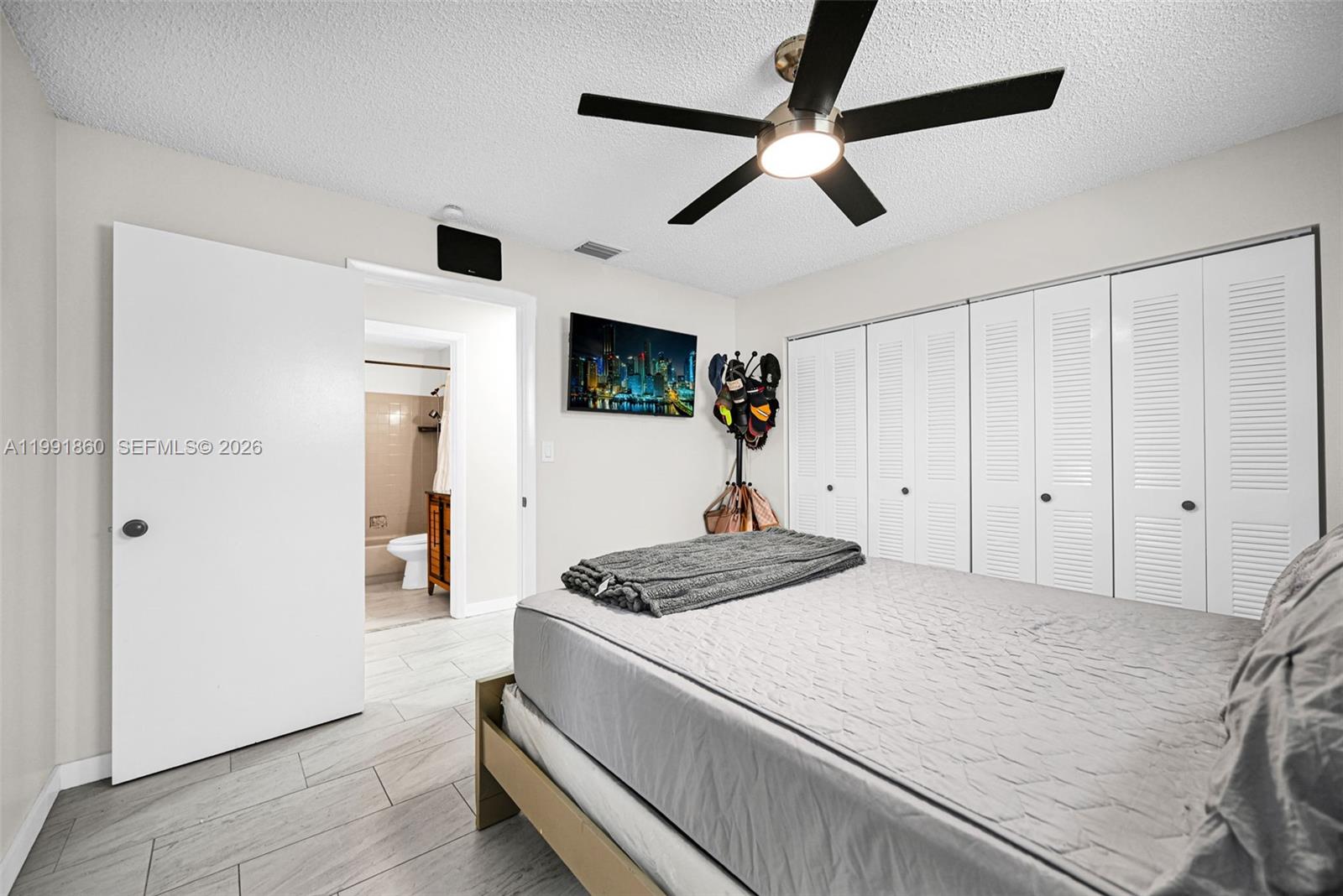 2934 NW 94th St Miami, FL 33147