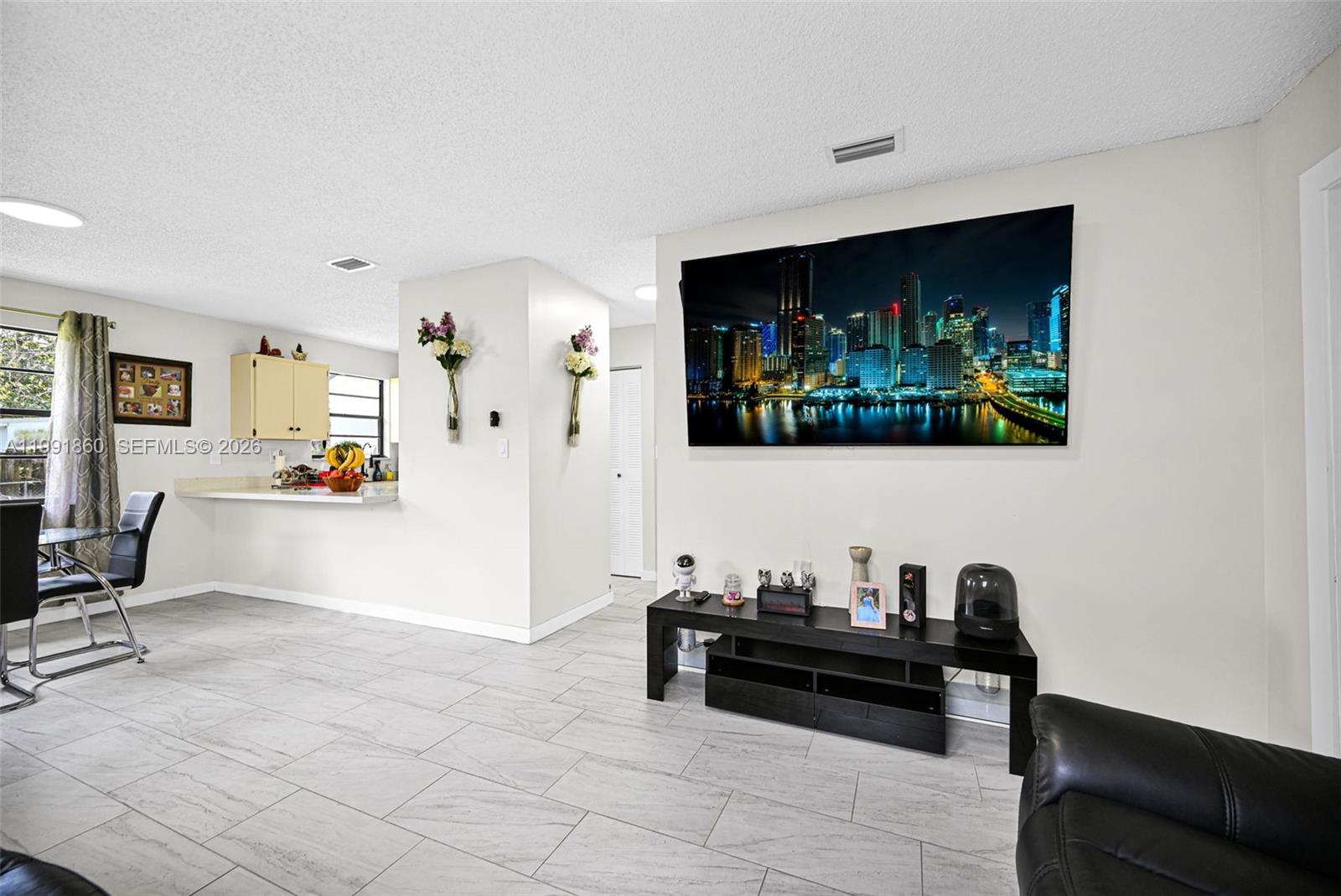 2934 NW 94th St Miami, FL 33147