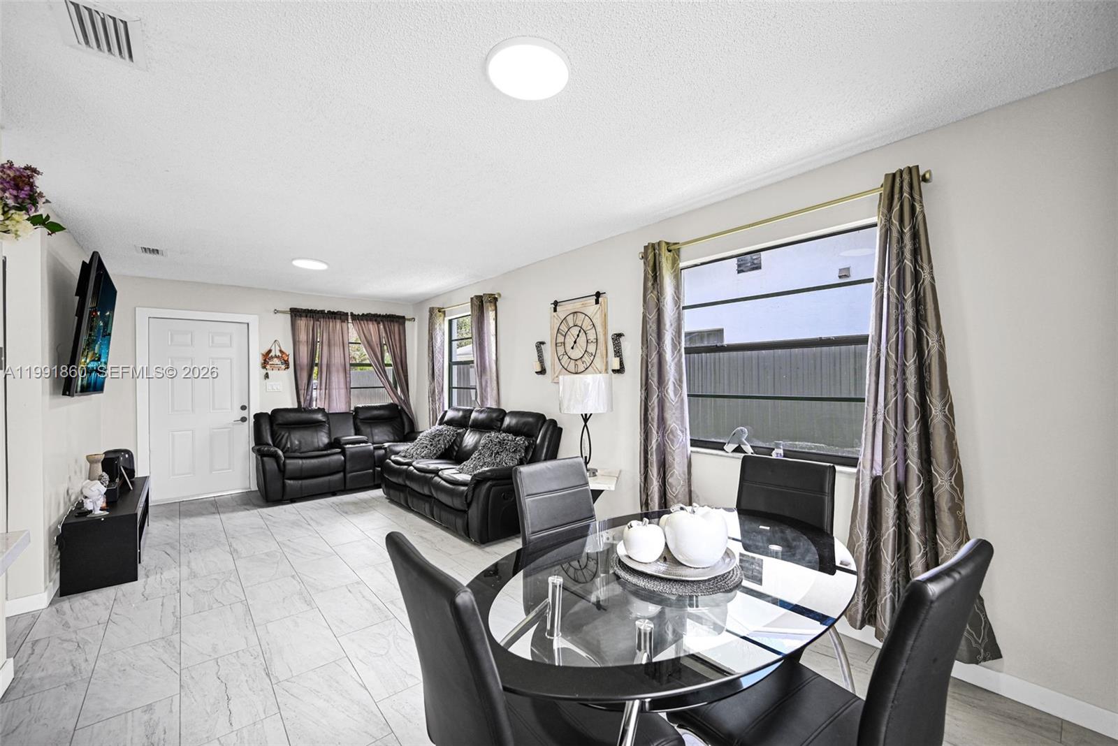 2934 NW 94th St Miami, FL 33147