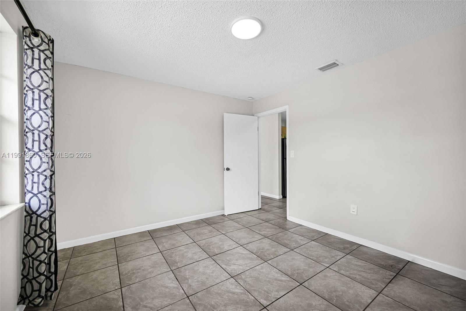 2934 NW 94th St Miami, FL 33147