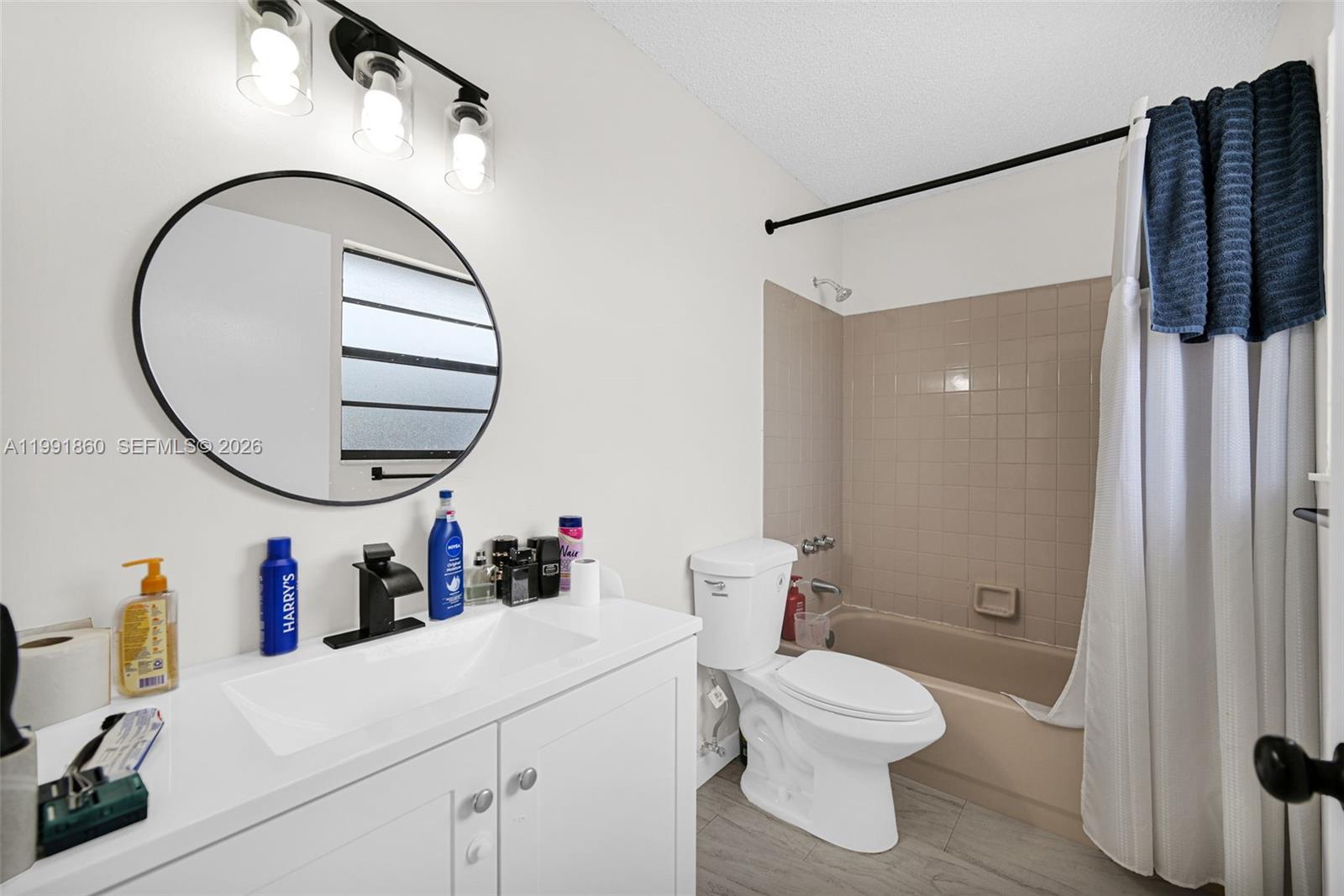 2934 NW 94th St Miami, FL 33147