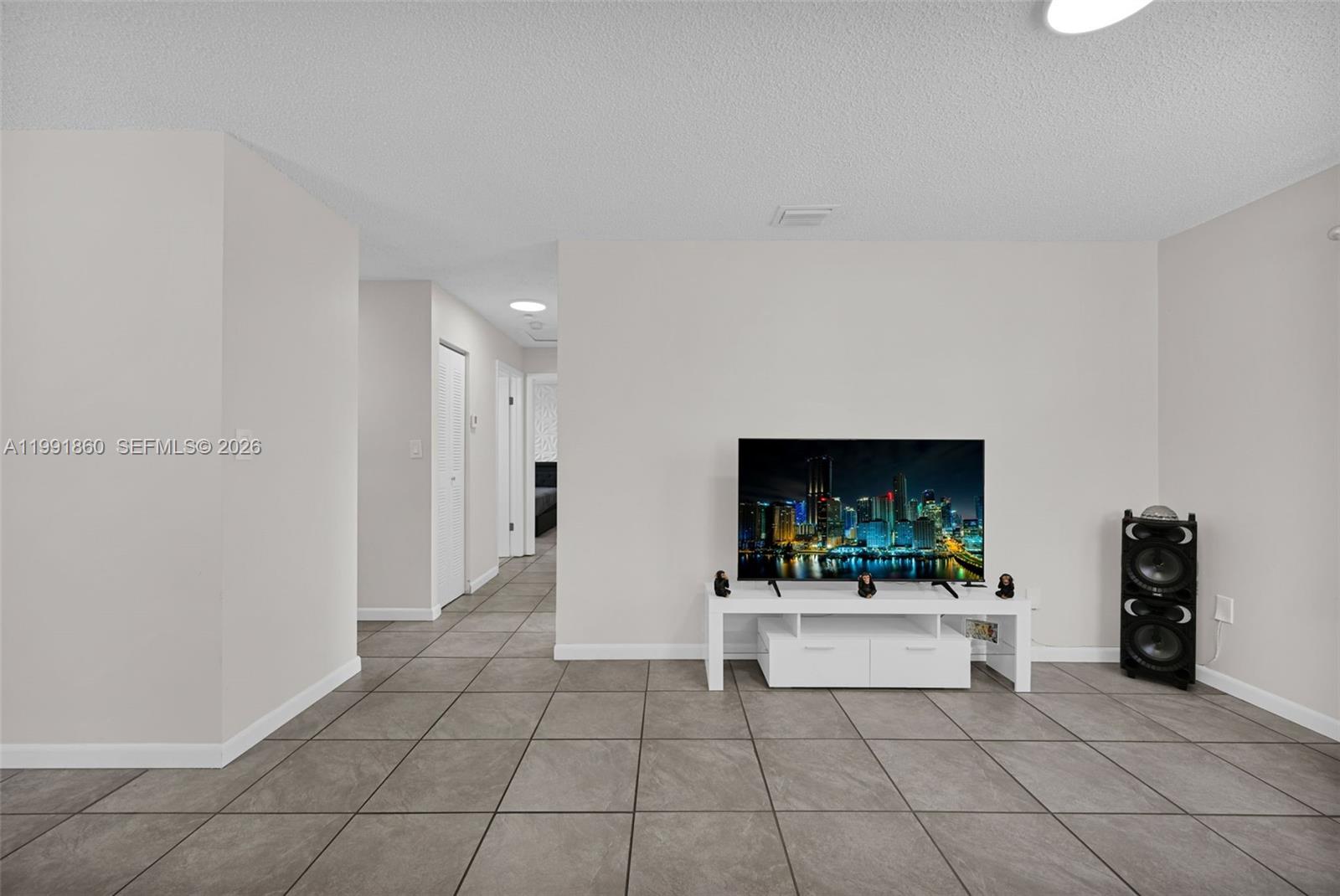 2934 NW 94th St Miami, FL 33147