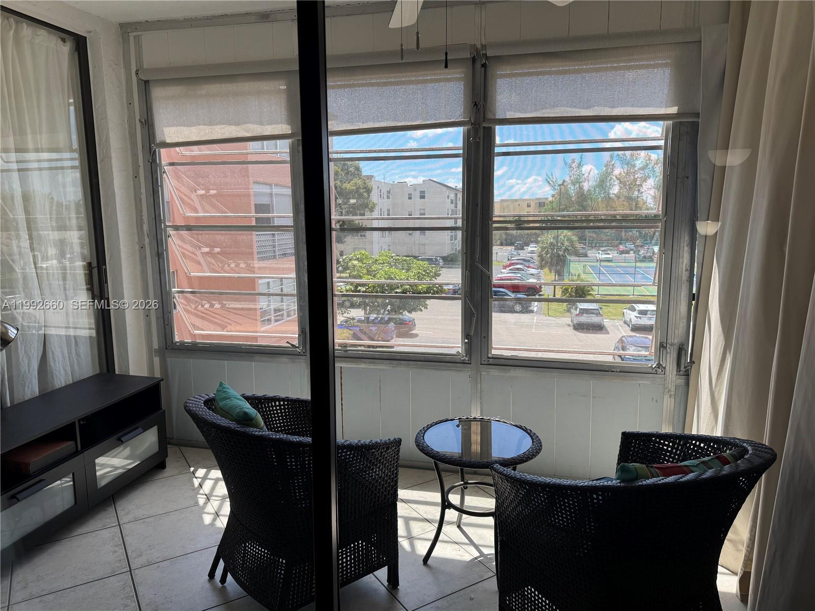 2861 Somerset Dr #318