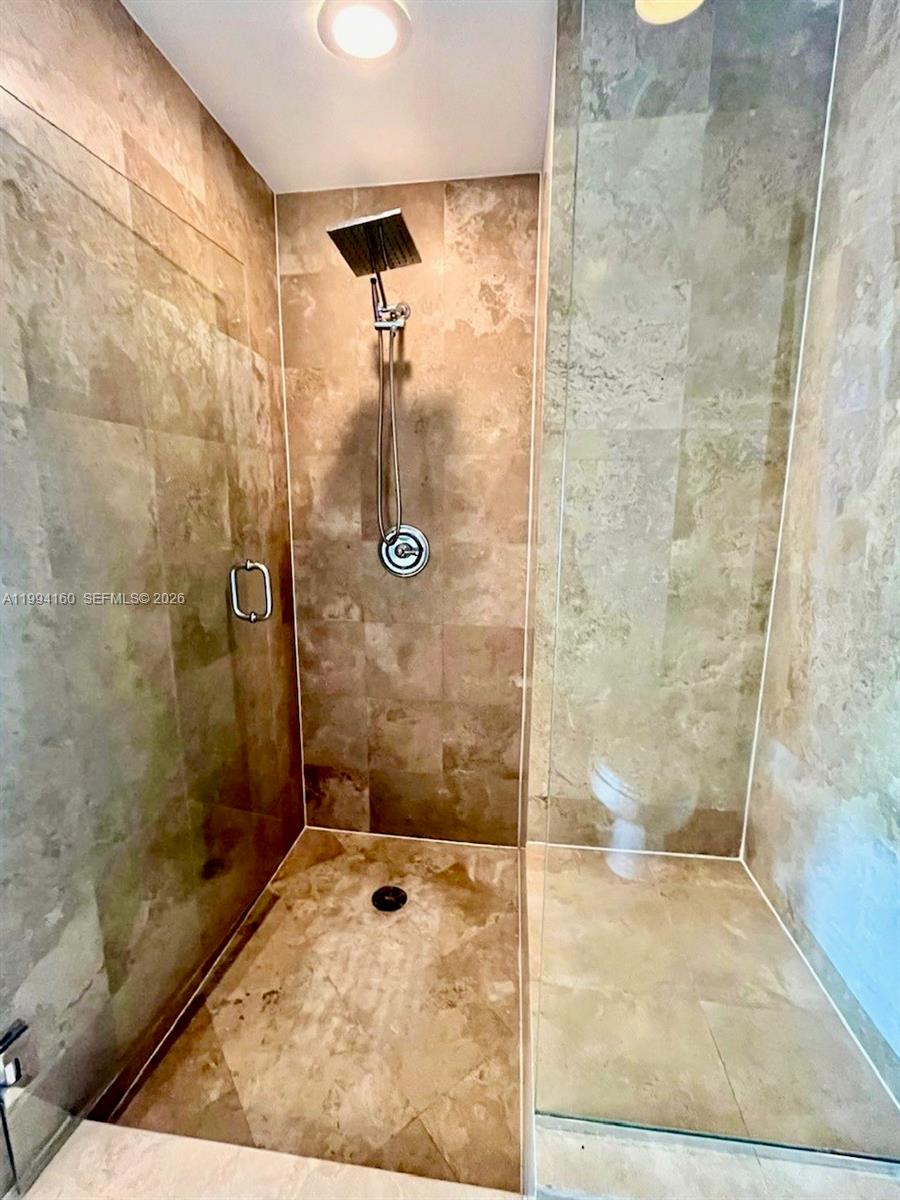 300 S Biscayne Blvd #T-2012 Miami, FL 33131