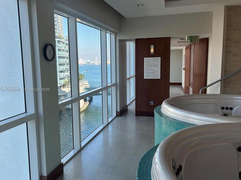 image Brickell on the River South9