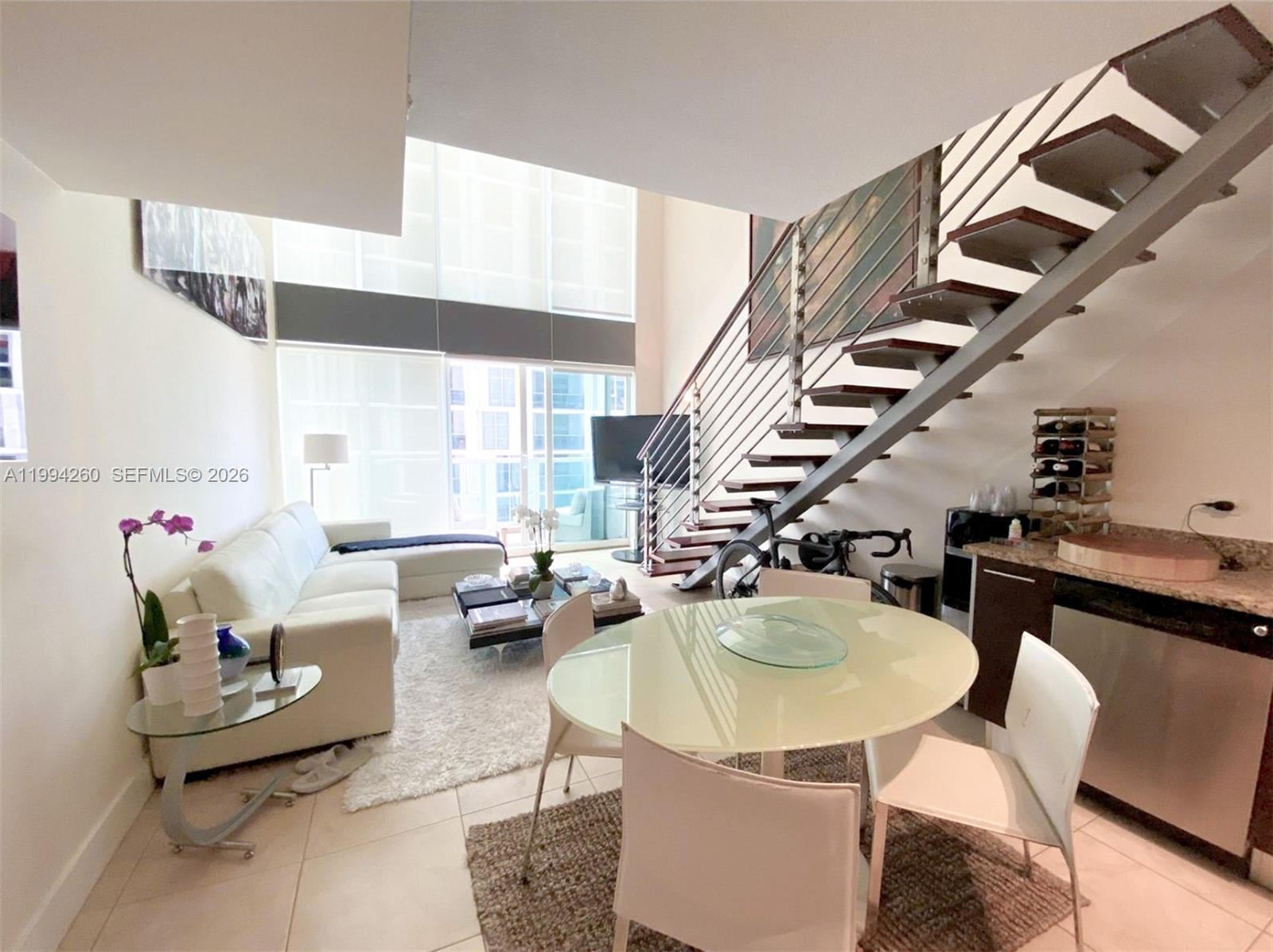 image Brickell on the River South1