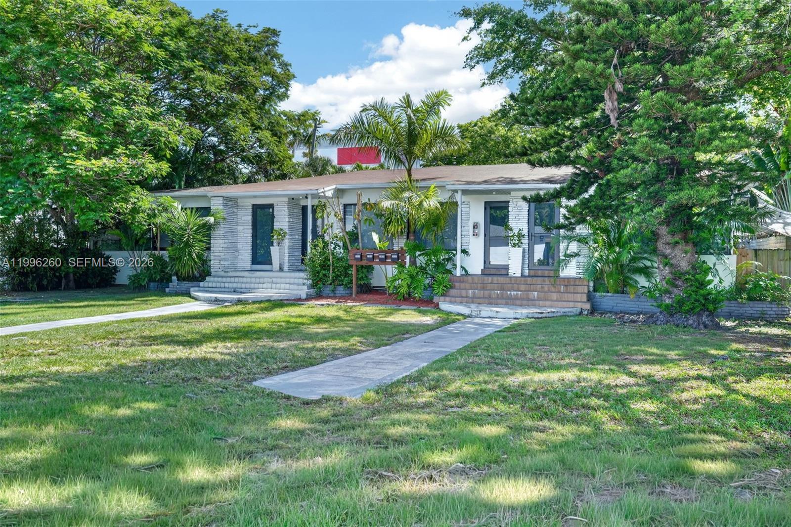 7811 NE 10th Ct Miami, FL 33138