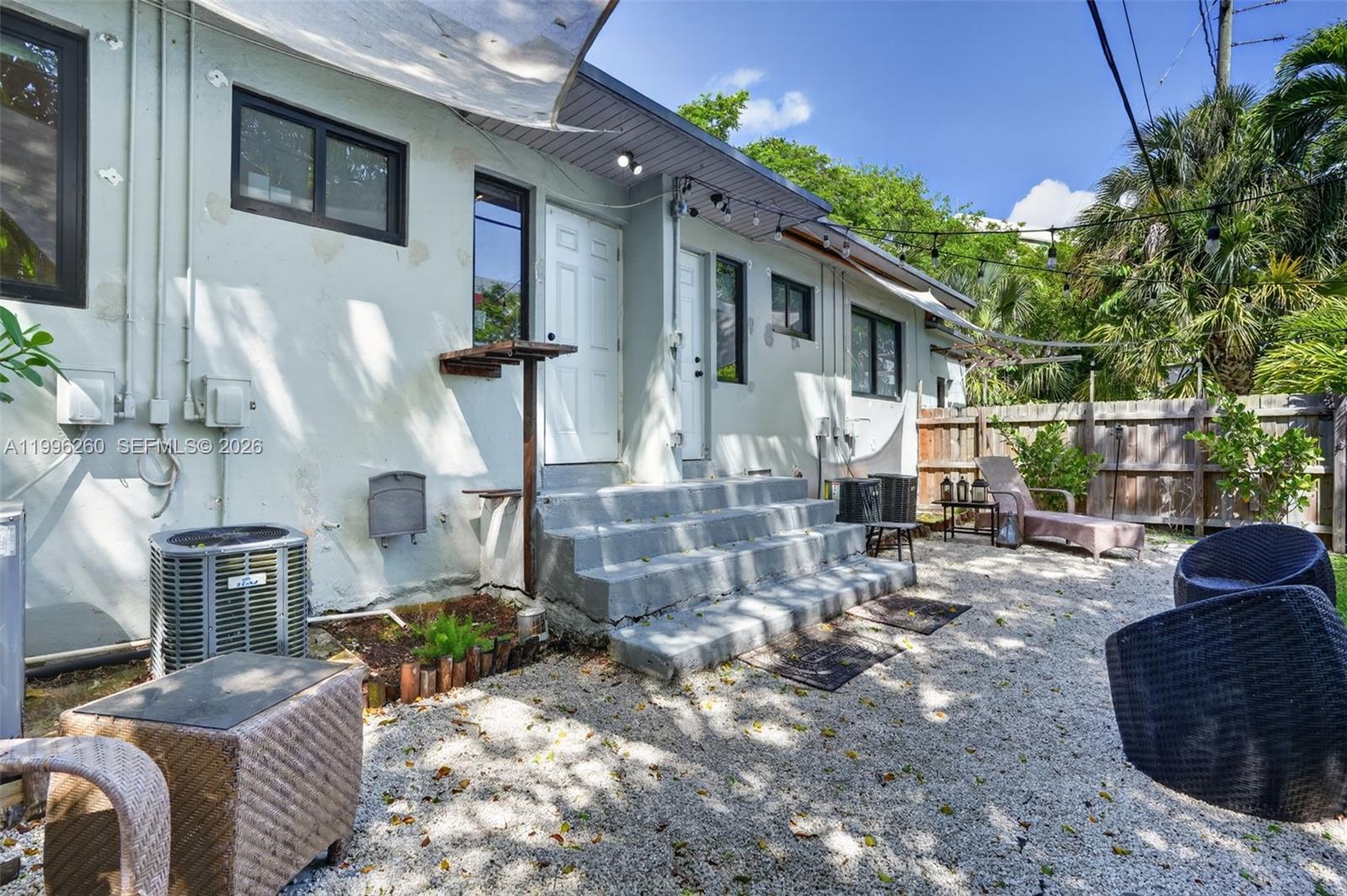 7811 NE 10th Ct Miami, FL 33138