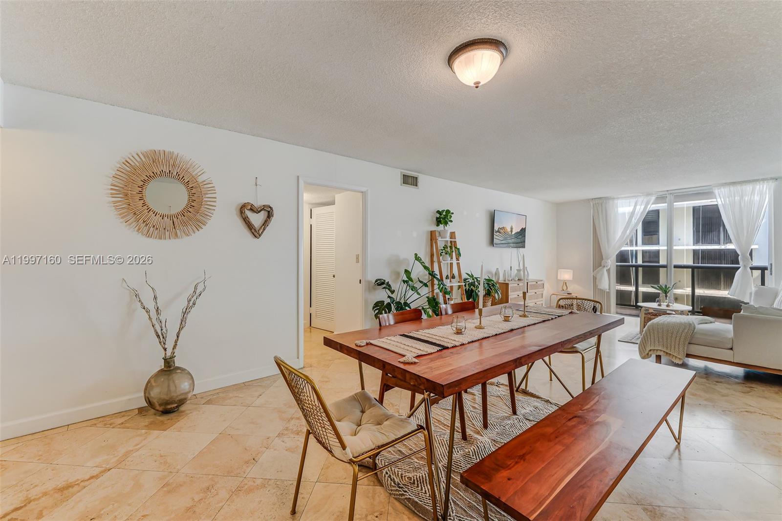 6039 Collins Ave #1607 Miami Beach, FL 33140