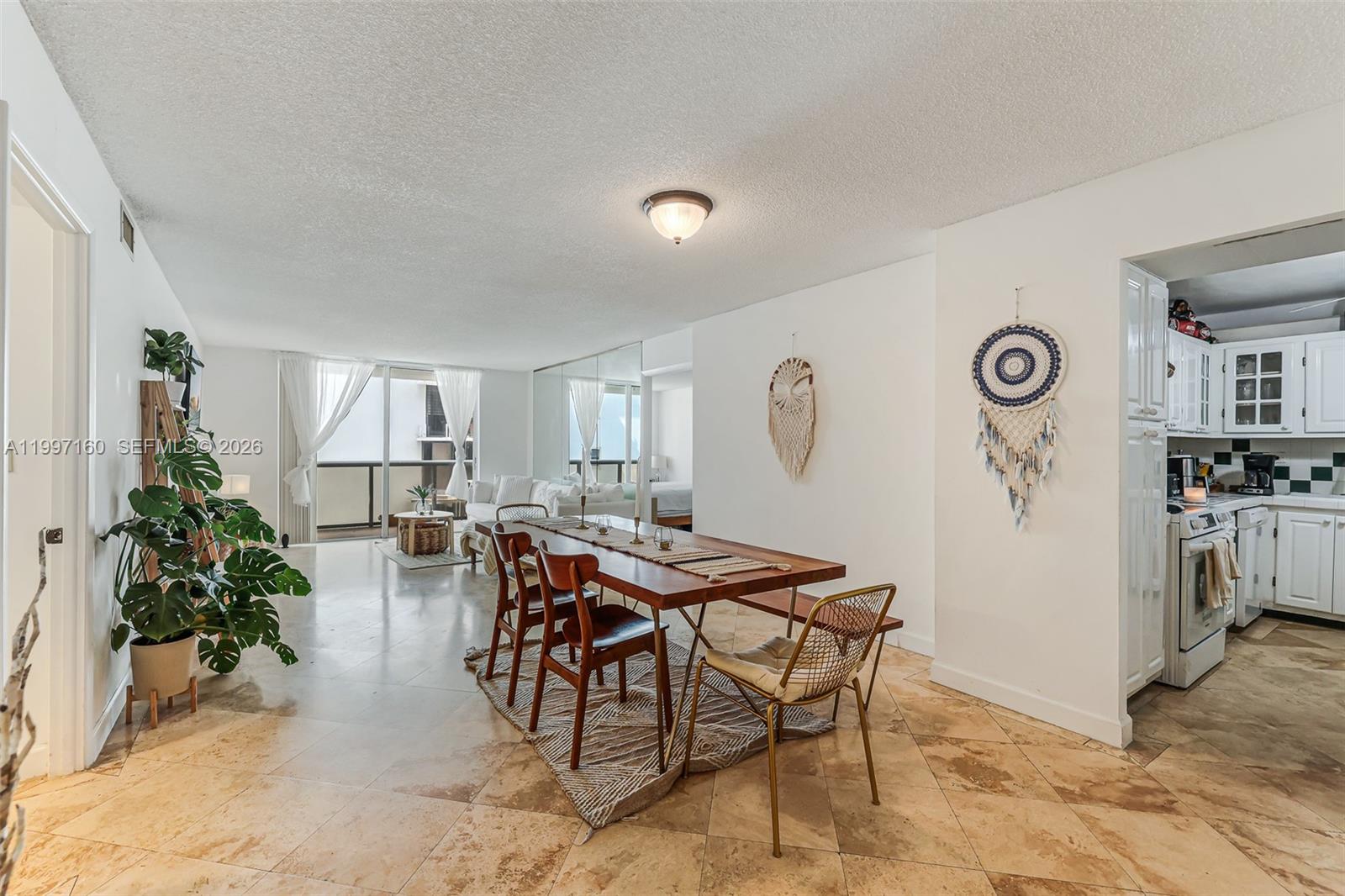 6039 Collins Ave #1607 Miami Beach, FL 33140