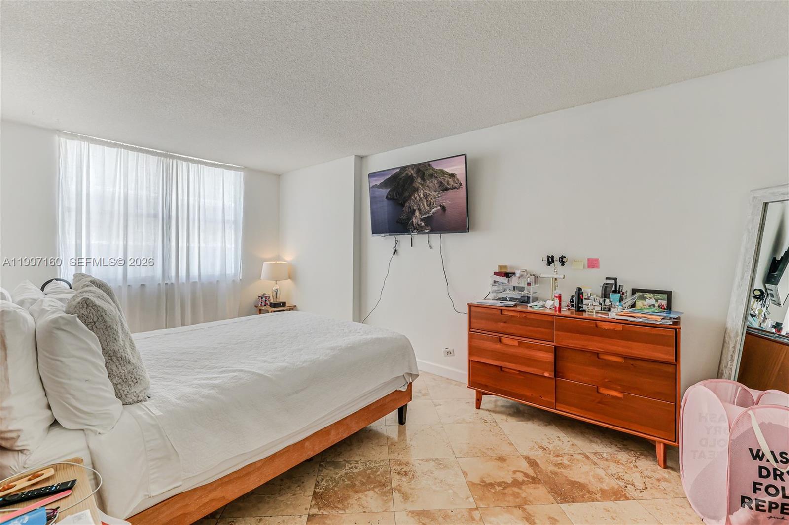 6039 Collins Ave #1607 Miami Beach, FL 33140