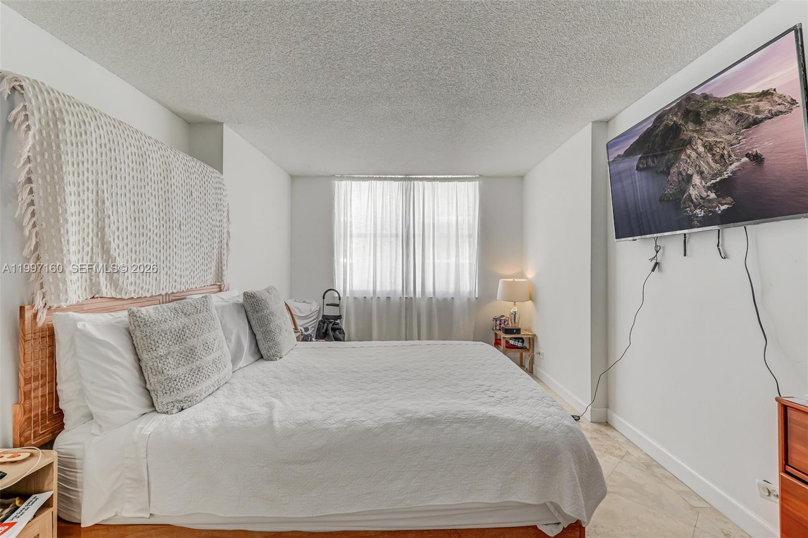 6039 Collins Ave #1607 Miami Beach, FL 33140