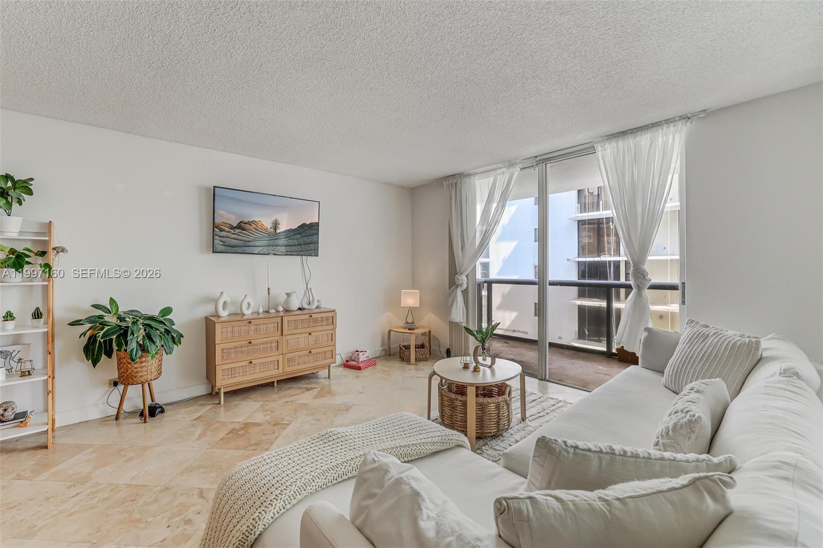 6039 Collins Ave #1607 Miami Beach, FL 33140