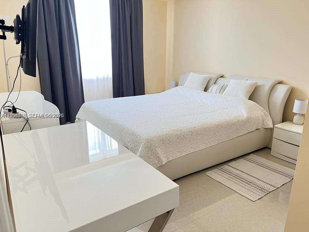 image Porto Bellagio Condo8