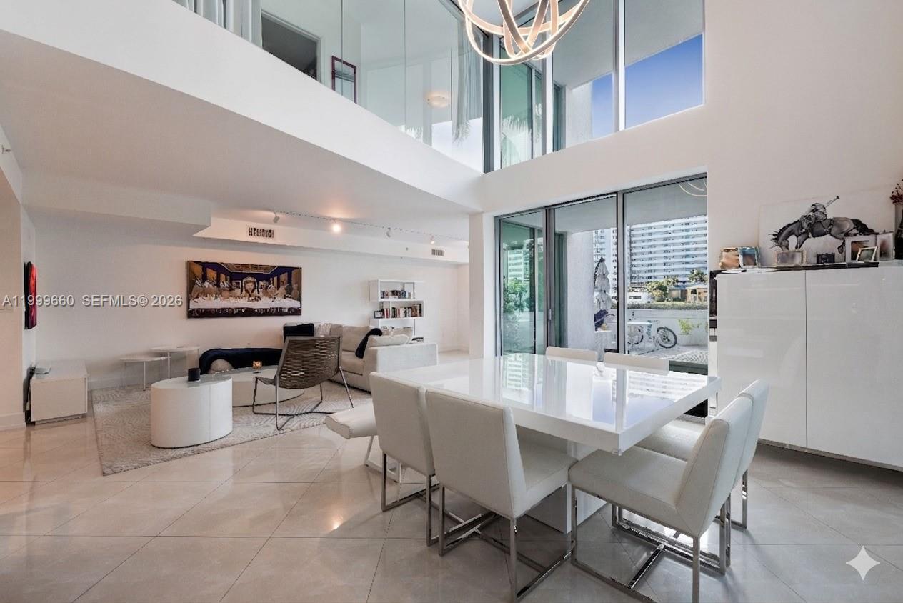 image Eloquence on the Bay1