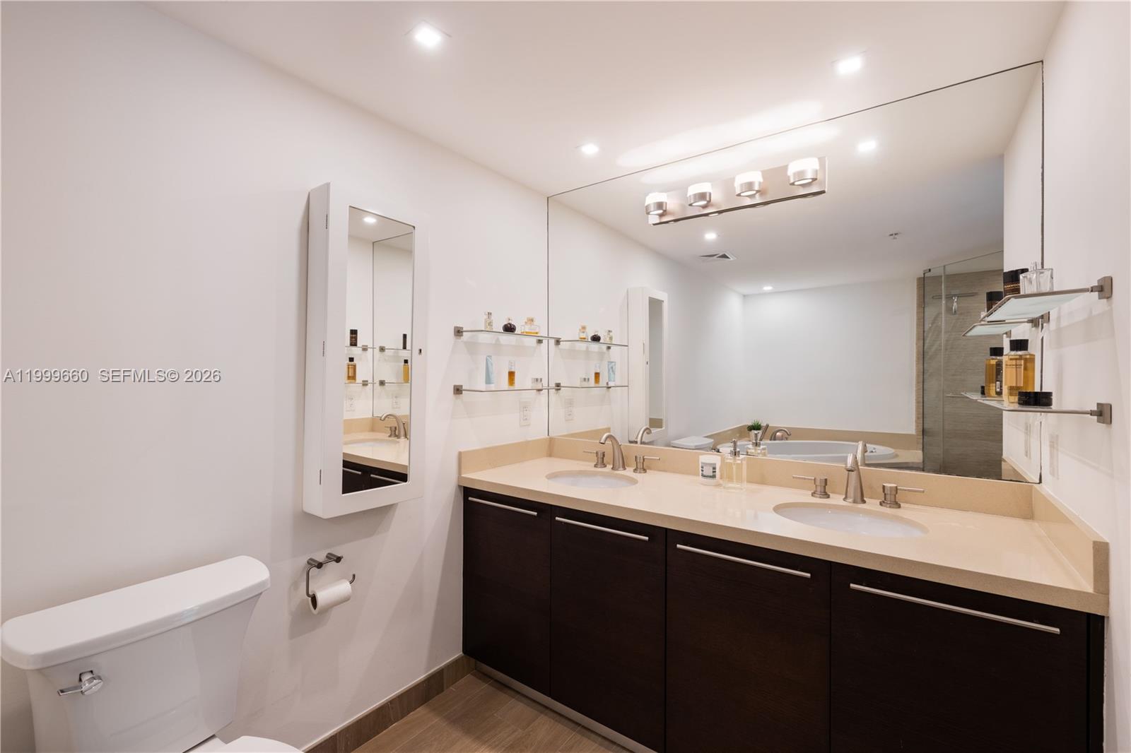 image Eloquence on the Bay24