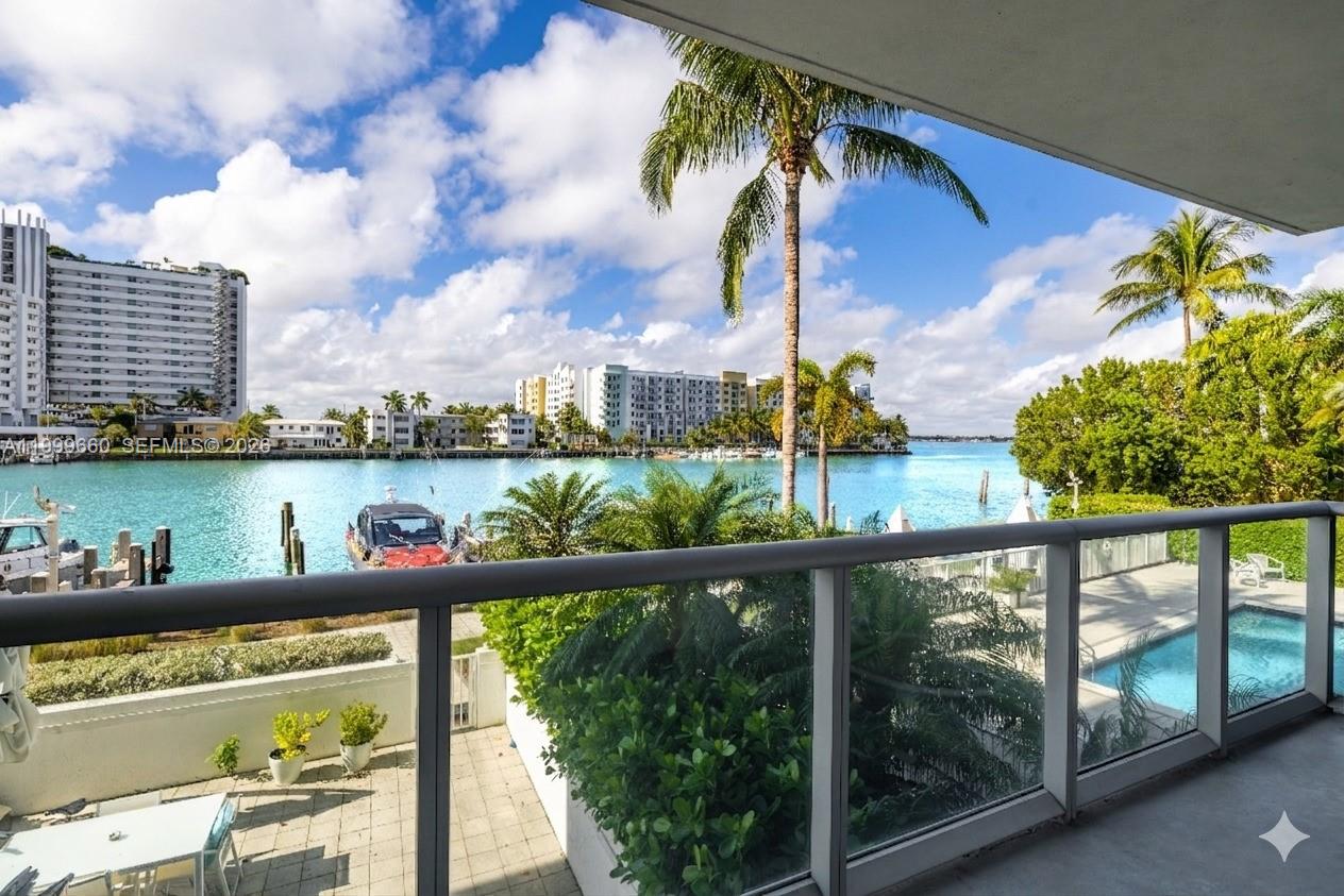 image Eloquence on the Bay29